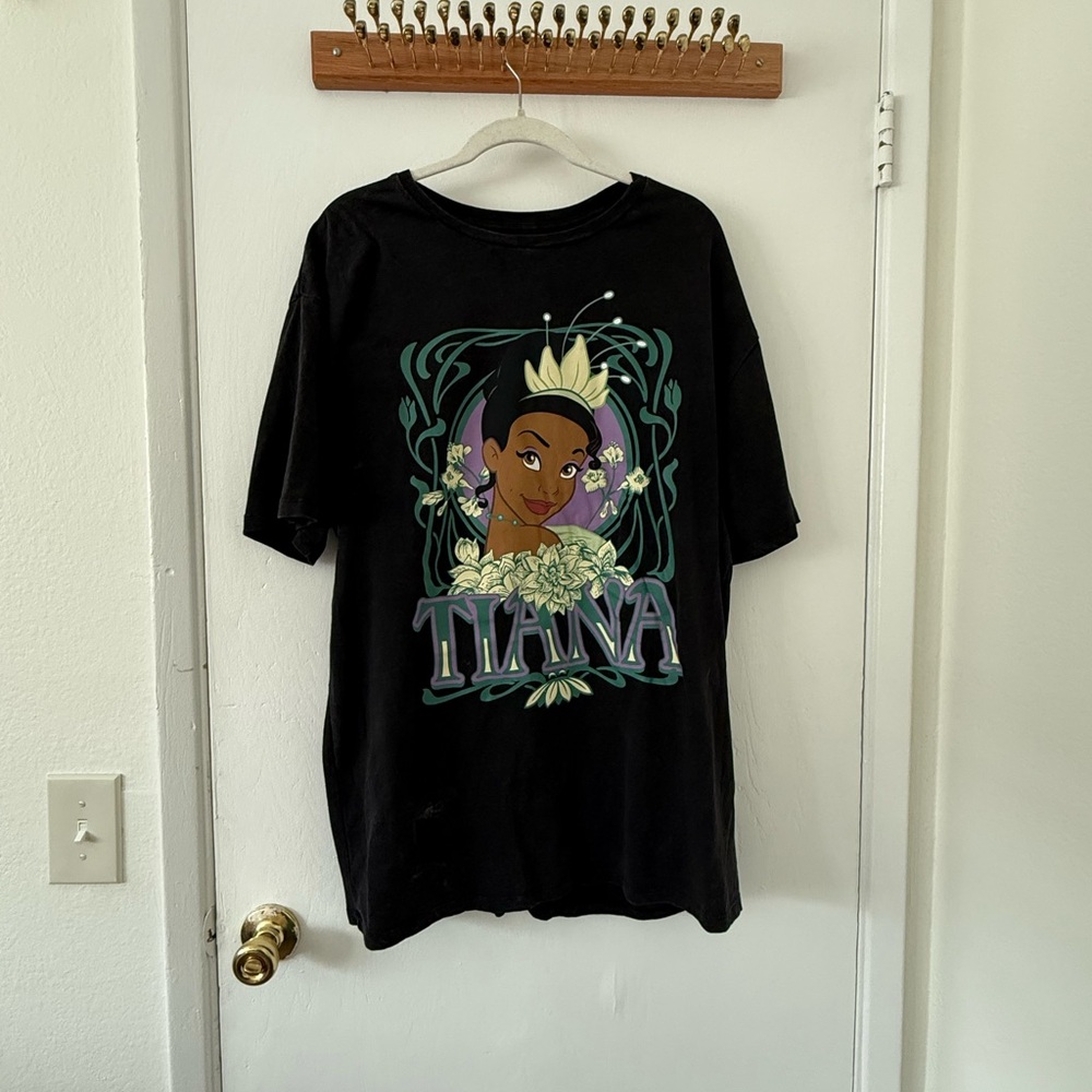 L/XL Princess Tiana T-shirt